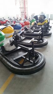 elektrikli çarpışan araba